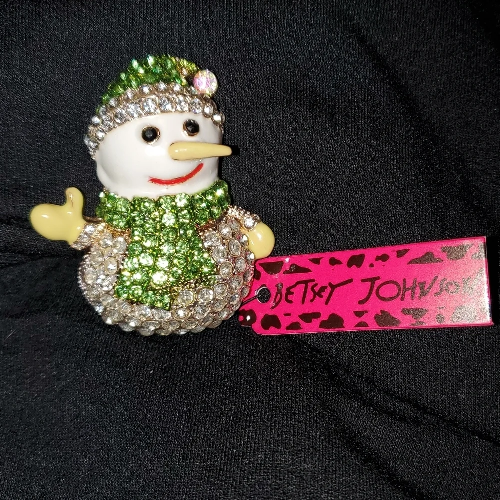 Snowman Brooch in Green